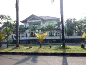 Jual Harga Cantik Dekat Pintu Tol Komplek Billy Moon Kalimalang Jaktim lokasi di Jakarta Timur, tersedia melalui melalui situs Olx