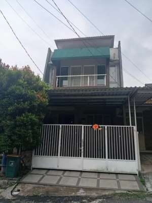 JUAL RUMAH 2.5 Lt. SHM CIBUBUR CITY lokasi di Bekasi Kota, tersedia melalui melalui situs Olx