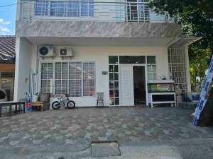 Jual Rumah Cantik Tanjung Bunga Makassar lokasi di Makassar Kota, tersedia melalui melalui situs Olx