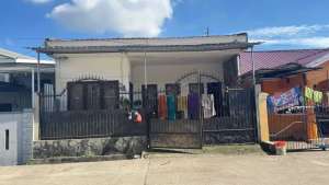 Jual Rumah Komplek Taman Makassar Indah lokasi di Makassar Kota, tersedia melalui melalui situs Olx