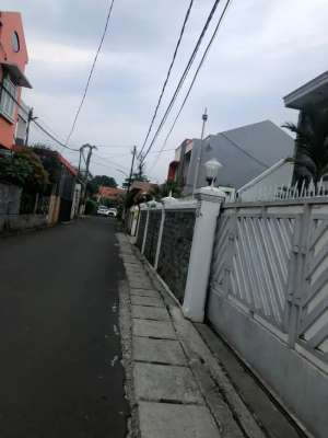 Jual Rumah Kontrakan 8 pintu yg luas Dkt Kampus UIN 2 Cirendeu Tangsel lokasi di Tangerang Selatan Kota, tersedia melalui melalui situs Olx