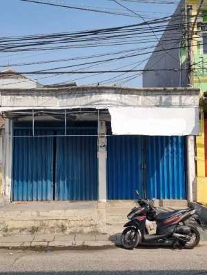 Jual rumah posisi Jalan Raya di Pondok Ungu lokasi di Bekasi Kota, tersedia melalui melalui situs Olx