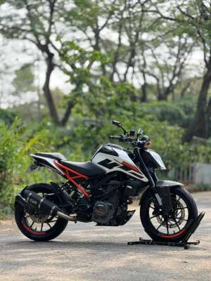 Jual bekas KTM DUKE 250 ABS PUTIH 2020 KM LOW PAJAK PANJANG SUPER GRESS,lokasi di Bekasi Kota