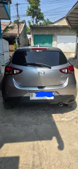 Jual bekas Mazda 2 2017 At,lokasi di Depok Kota