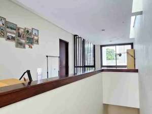 MURAH BANGET RUMAH TERAWAT ASRI GRAHA NATURA FULL MARMER lokasi di Surabaya Kota, tersedia melalui melalui situs Olx