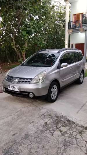 Jual bekas Nissan Grand Livina Manual,lokasi di Surakarta Kota