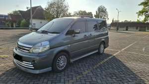 Jual bekas Nissan Serena 2010 Bensin,lokasi di Karanganyar Kab.