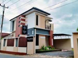 Rumah 2 lantai Jogja Jl.Kaliurang SIAP HUNI Lt 134 m LB 120 m SHM-IMB lokasi di Sleman Kab., tersedia melalui melalui situs Olx