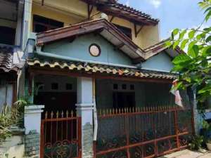 Rumah 2 Lantai Murah di Aren Jaya Lokasi Ramai Bebas Banjir lokasi di Bekasi Kota, tersedia melalui melalui situs Olx