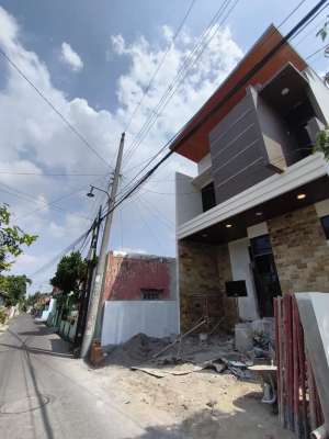 Rumah 2 Lantai Proses Bangun, Jalan Kaliurang Km. 8 lokasi di Sleman Kab., tersedia melalui melalui situs Olx