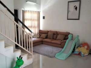 Rumah 2 Lantai SHM 6 Menit ke RS.Permata Pamulang Bebas Banjir J-44113 lokasi di Tangerang Selatan Kota, tersedia melalui melalui situs Olx