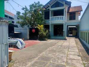 Rumah 2 Lt pinggir jalan raya Kasipah dekat Graha Candi Golf lokasi di Semarang Kota, tersedia melalui melalui situs Olx