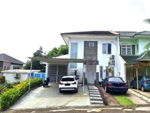 Rumah 2lt hoek 20x27 550m Type 4KT Bukit Golf Hijau Sentul City Bogor lokasi di Bogor Kab., tersedia melalui melalui situs Olx