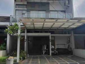 rumah 3lantai lokasi strategia siap huni dekat podomoro park bojongsoang bandung lokasi di Bandung Kab., tersedia melalui melalui situs Olx