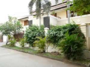 Rumah di Bintaro Jaya Sektor 9 Tangerang Selatan lokasi di Tangerang Selatan Kota, tersedia melalui melalui situs Olx