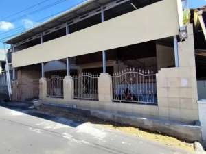 Rumah Di Ranotanaweru. Wanea. Manado lokasi di Manado Kota, tersedia melalui melalui situs Olx