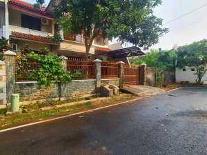 Rumah Dijual Billy Moon, Pondok Kelapa. Akses Jalan Lebar. HARGA SUPER NEGO lokasi di Jakarta Timur, tersedia melalui melalui situs Olx