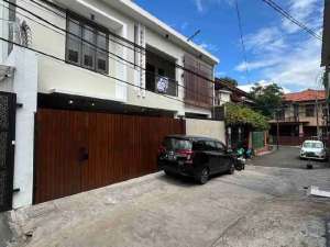 Rumah disewakan di Ampera Kemang Jakarta selatan lokasi di Jakarta Selatan, tersedia melalui melalui situs Olx