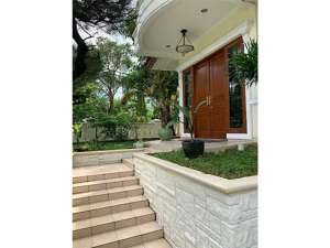 Rumah Hoek Gading Nirwana, Kelapa Gading Luas 332m2 lokasi di Jakarta Timur, tersedia melalui melalui situs Olx