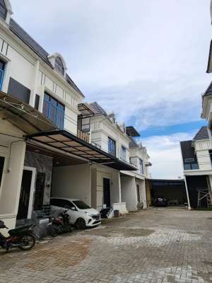 Rumah Komplek Mulia Townhouse Jalan Yos Sudarso Daerah Brayan Krakatau lokasi di Medan Kota, tersedia melalui melalui situs Olx