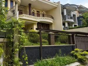 Rumah LELANG mewah SHM strategis di Setra Duta Raya, Bandung lokasi di Bandung Kota, tersedia melalui melalui situs Olx