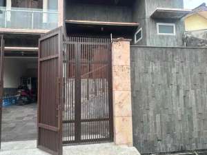 Rumah Mewah 3 Lantai dengan Kolam Renang Pribadi di Tanjung Priok, Jakarta Utara lokasi di Jakarta Utara, tersedia melalui melalui situs Olx