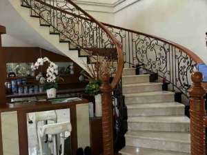 Rumah Mewah Panakukang Kompleks Crysant Makassar lokasi di Makassar Kota, tersedia melalui melalui situs Olx
