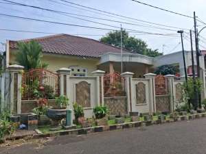 Rumah Siap Huni Billy Moon Pondok Kelapa Jakarta Timur Luas Tanah 551 M2 Shm Imb Bebas Banjir Dekat Lrt lokasi di Bekasi Kota, tersedia melalui melalui situs Olx