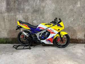 Jual bekas SSR Kuning Basic Ninja R 2011,lokasi di Bekasi Kota
