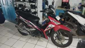Jual bekas supra x 125 tahun 2015,lokasi di Jakarta Timur