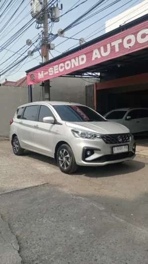 Jual bekas Suzuki Ertiga GX Hybrid 1.5 AT 2023 Silver Matic ertiga hibrid,lokasi di Mojokerto Kab.