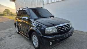 Jual bekas Suzuki Escudo 2.0 2006 Last Edition Terawat,lokasi di Malang Kota