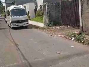 Tanah murah pinggir jalan raya komplek deplu pondok karya pondok aren lokasi di Jakarta Selatan, tersedia melalui melalui situs Olx