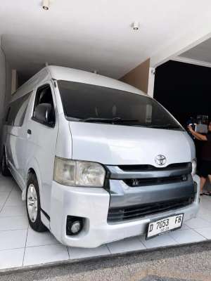 Jual bekas Toyota Hiace Commuter 2017,lokasi di Malang Kota