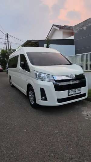 Jual bekas Toyota hiace premio 2025,lokasi di Bandung Kota