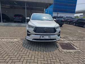 Jual bekas Toyota Innova Zenix Q hybrid modelista tss 2026,lokasi di Jakarta Timur