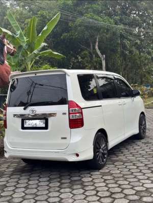 Jual bekas Toyota Nav1 2013 Bensin,lokasi di Jakarta Timur
