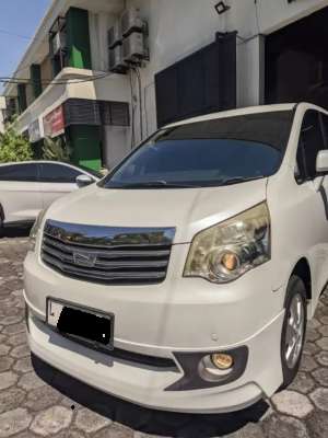Jual bekas TOYOTA NAV1 2013 TERAWAT,lokasi di Surabaya Kota