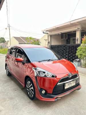 Jual bekas TOYOTA SIENTA V,lokasi di Serang Kota