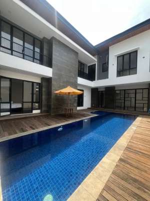 TURUN 4M Rumah Vila Bali Top Design Emerald Cove PHG Pondok Hijau Golf lokasi di Tangerang Selatan Kota, tersedia melalui melalui situs Olx