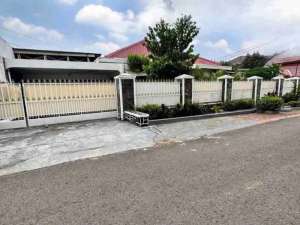 TURUN HARGA BESAR-BESARAN Rumah hook premium di dalam komplek besar dan prestisius kawasan Jatiwaringin, Cipinang MelayuJakarta Timur lokasi di Jakarta Timur, tersedia melalui melalui situs Olx