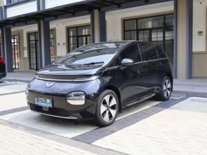 Jual bekas Wuling Cloud EV 2024 Listrik KM 22 RB HITAM,lokasi di Jakarta Barat