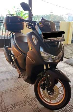 Jual bekas Yamaha Lexi 155cc type S include SHAD Box,lokasi di Depok Kota