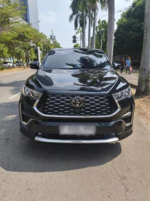 Jual bekas 2026 TOYOTA INNOVA ZENIX 2.0 Q HYBRID TSS ATnik 2025 like new,lokasi di Karawang Kab.