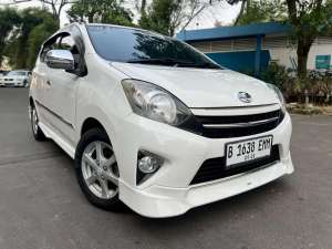Jual bekas Agya TRD at 2014 Tdp7JT Toyota march sirion mirage sx4 splash matic,lokasi di Jakarta Selatan