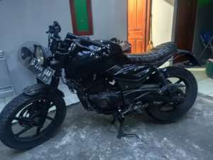 Jual bekas Bajaj Pulsar 220 DTSI,lokasi di Surakarta Kota
