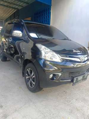Jual bekas Bismillah numpang jual mobil Toyota Avanza G. No. D. Hitam. 2011,lokasi di Ciamis Kab.