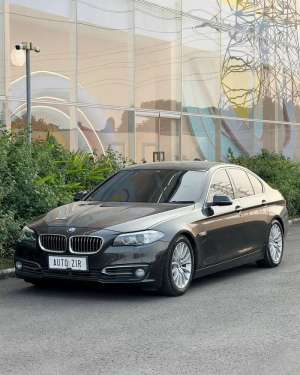 Jual bekas BMW 528i F10 DarkBrown 2014 Tdp Murmer Ori Menarik Bu Antik Simpan Ok,lokasi di Tangerang Kota
