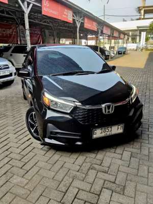 Jual bekas Brio E Matic 2023 AT up urbanite istimewa facelift 2024 tk jazz agya,lokasi di Semarang Kota