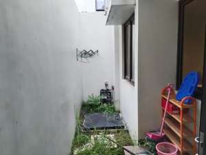 Burgundy Summarecon Bekasi JUAL Rumah lebar 8 Renov Interior Cantik Furnished Siap Huni Dekat Clubhouse Pool Danau dan Pos Satpam lokasi di Bekasi Kab., tersedia melalui melalui situs Olx